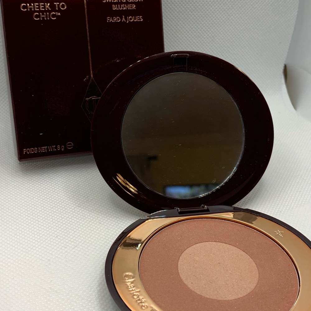 NIB Charlotte Tilbury Cheek to Chic Blush